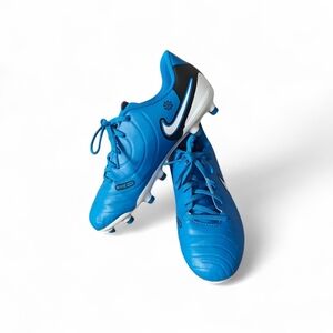 Nike Tiempo Legend 10 Club Soccer Cleats in a Blue, White Youth Size 4Y
